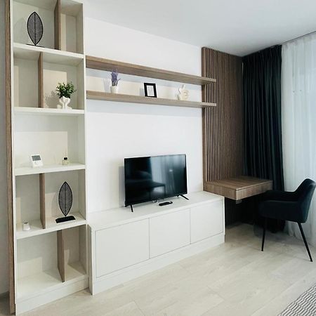 Q Royal Apartment - Palas Center Ясси Екстер'єр фото