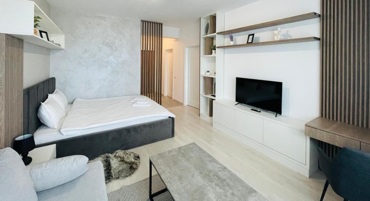 Q Royal Apartment - Palas Center Ясси Екстер'єр фото